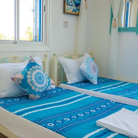 Greek Island Style 2 Bedroom Villa With Pool Next To The Sea Ларнака Екстериор снимка