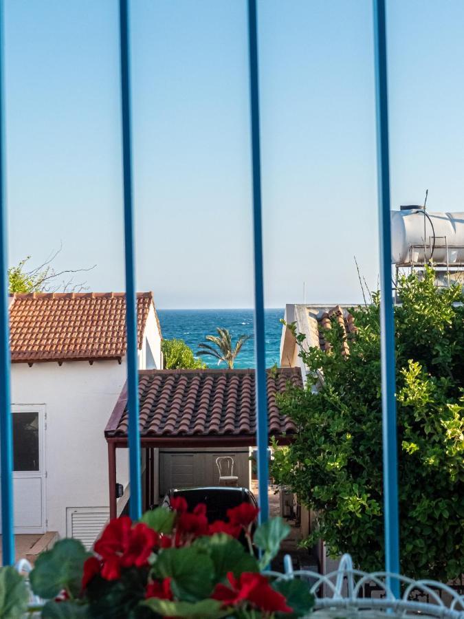 Greek Island Style 2 Bedroom Villa With Pool Next To The Sea Ларнака Екстериор снимка