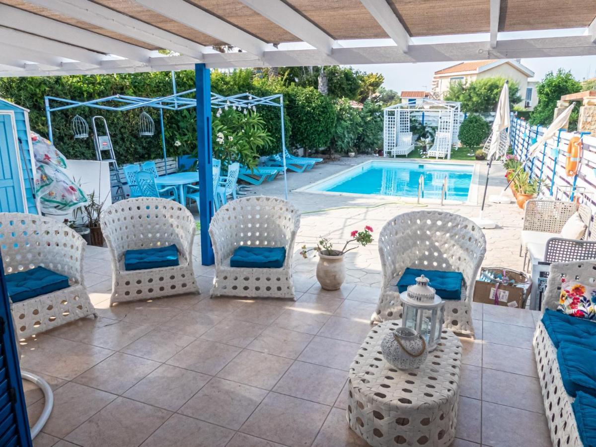Greek Island Style 2 Bedroom Villa With Pool Next To The Sea Ларнака Екстериор снимка