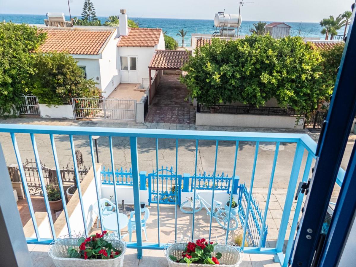 Greek Island Style 2 Bedroom Villa With Pool Next To The Sea Ларнака Екстериор снимка
